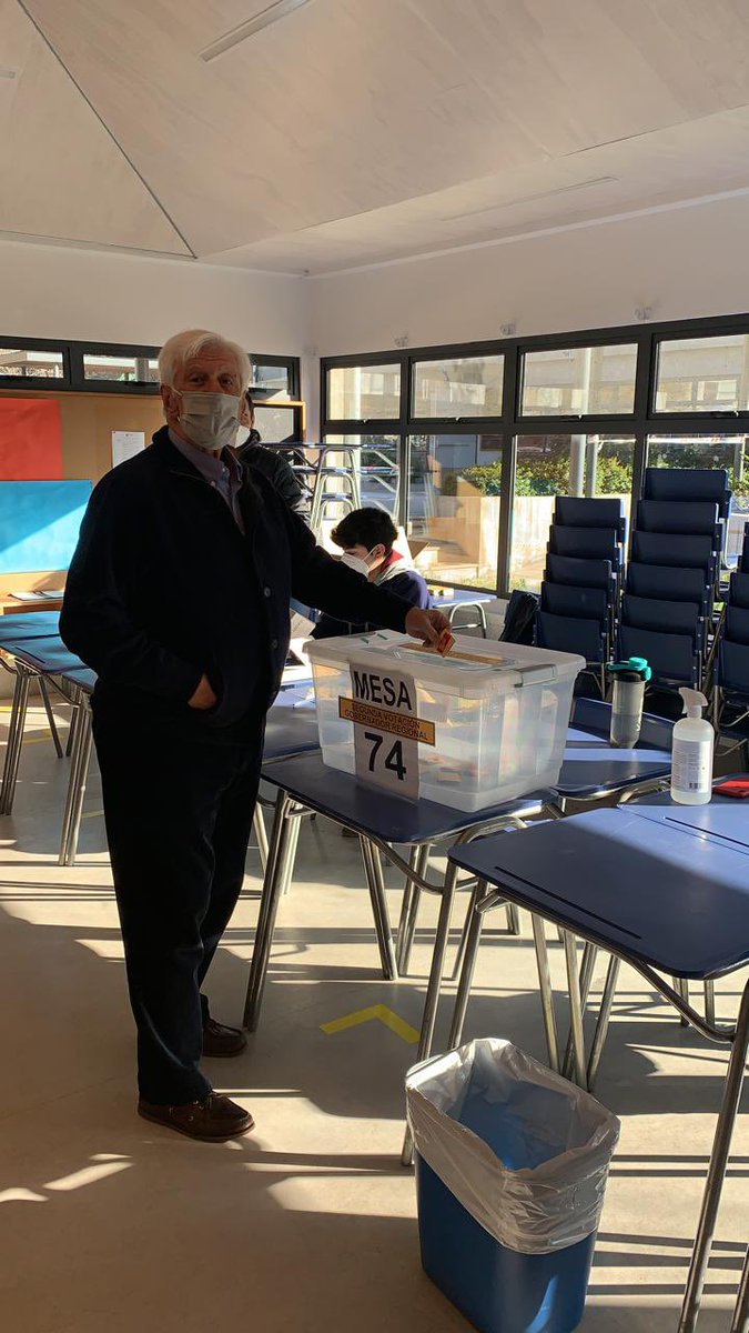 Los locales de votación de #Vitacura están listos para recibir sus sufragios  para gobernador regional. Un cargo nuevo y territorial, que será clave en levantar nuestras regiones luego de esta pandemia. Por mi parte ya estoy listo, mi última elección como alcalde de <a href="/MuniVitacura/">Municipalidad de Vitacura</a>