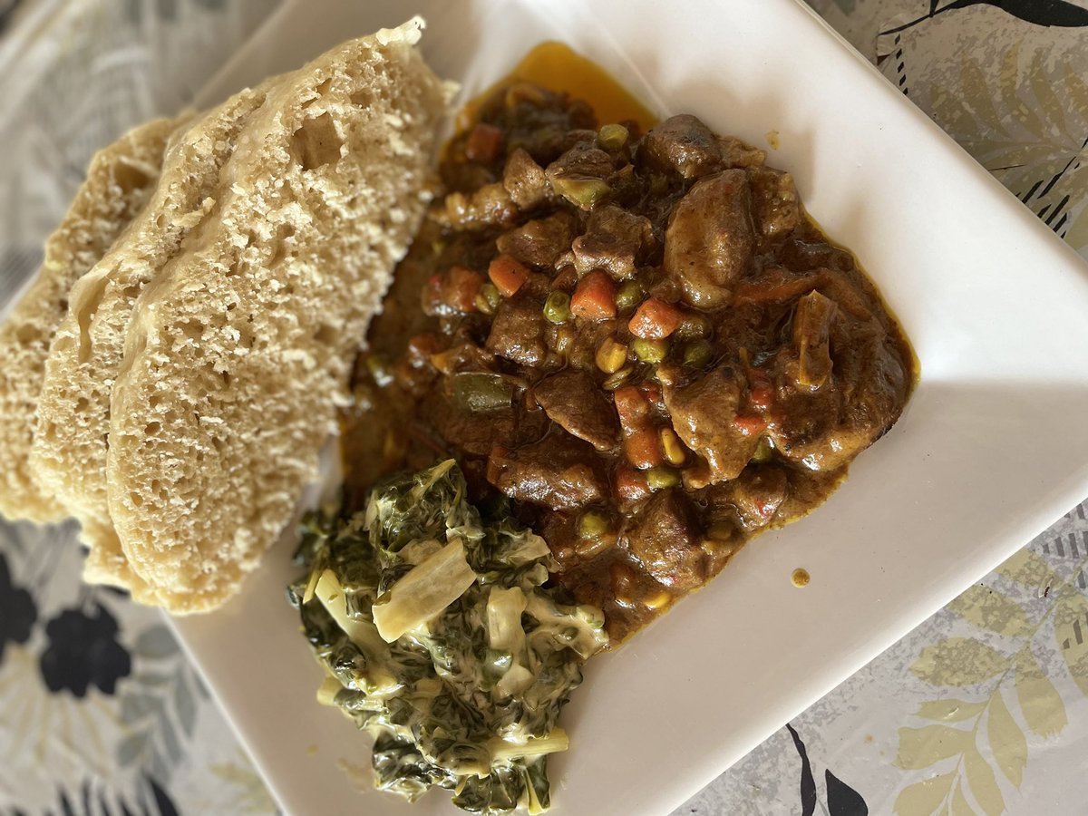 Phislash's tweet image. This is my final product for #CookingWithDlamini this week. 

Steamed bread and lamb stew.  

Join us next week same day, same time. And please follow my business account @HealthLocusZA 🙏🏽🙏🏽🙏🏽