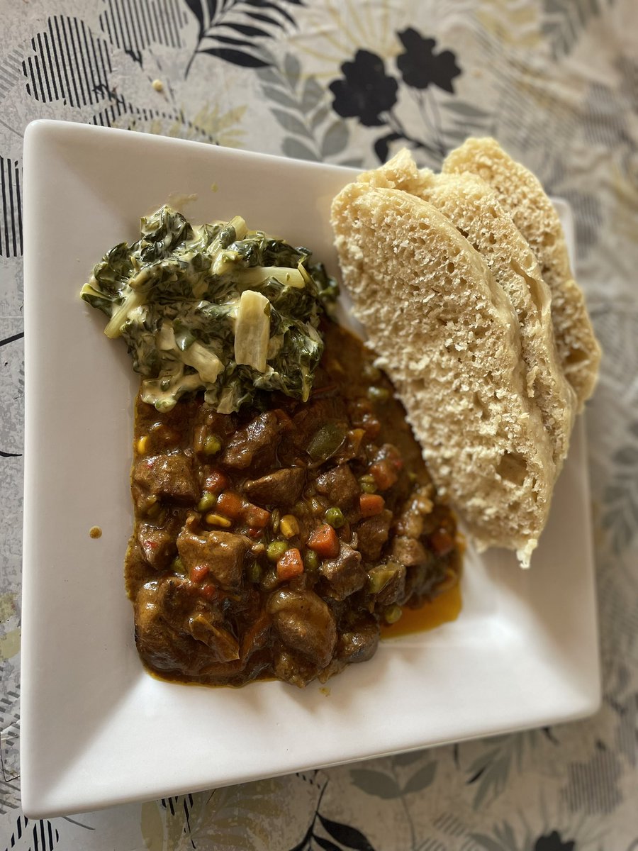 Phislash's tweet image. This is my final product for #CookingWithDlamini this week. 

Steamed bread and lamb stew.  

Join us next week same day, same time. And please follow my business account @HealthLocusZA 🙏🏽🙏🏽🙏🏽