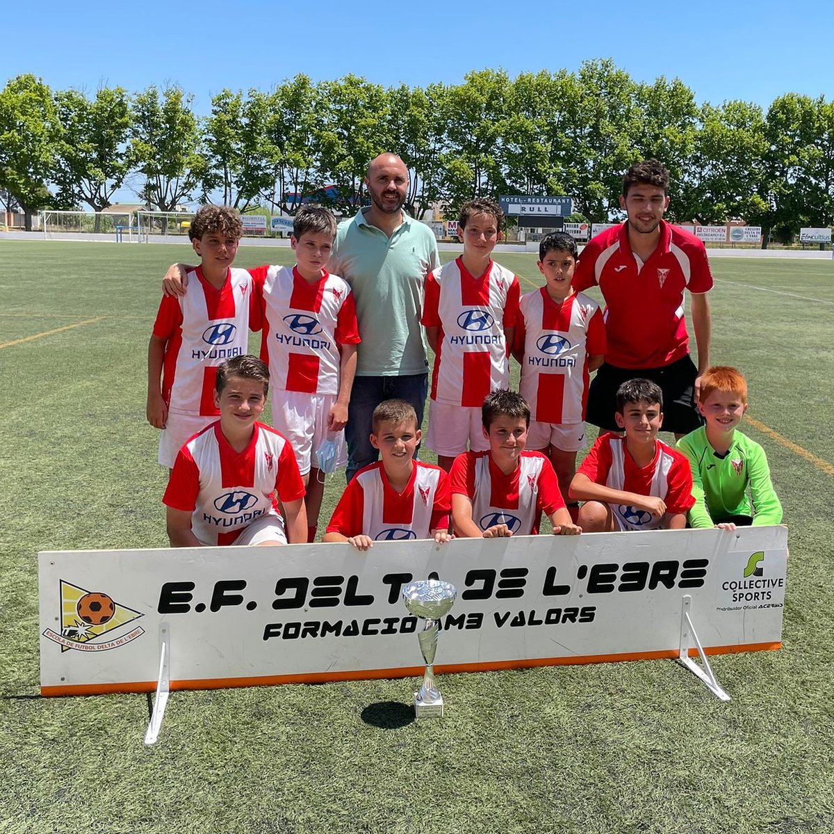 cdtortosa's tweet photo. ⚽️🏆 CAMPIONS!!! 🔴⚪
Ahir ľAleví Dertusa A es va proclamar campió del Torneig Aleví que es va disputar a Deltebre.
ENHORABONA! 👏🏻👏🏻👏🏻💪🏻
#cdtbase #cdtescola #Tortosa #TerresdelEbre #AbelloAutotec https://t.co/y3Ko55gSAo
