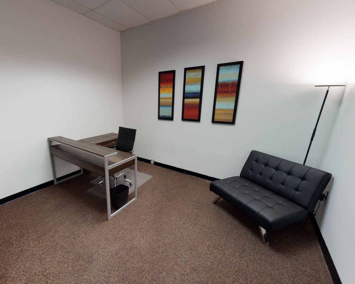 VISIONARYwrk's tweet photo. With this pandemic we've been going through, we know lots of businesses were forced to cancel, move, or take their meetings remotely. Good news though! We have three different spaces to help you make those in person meetings a reality. Visit our website 
 ... https://t.co/TkjFMFA3MD
