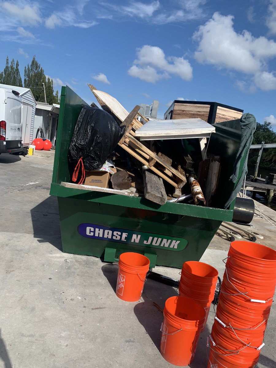 AngeliqueRWS's tweet photo. I hosted a Waterway Clean up! It was a success thanks to our awesome volunteers, sponsors and donations from Clearwater and Palm Harbor Home Depot stores! #fishingfortrash  #thehomedepot #lockhartsseafood #chasenjunk https://t.co/iT4TKQYF1U