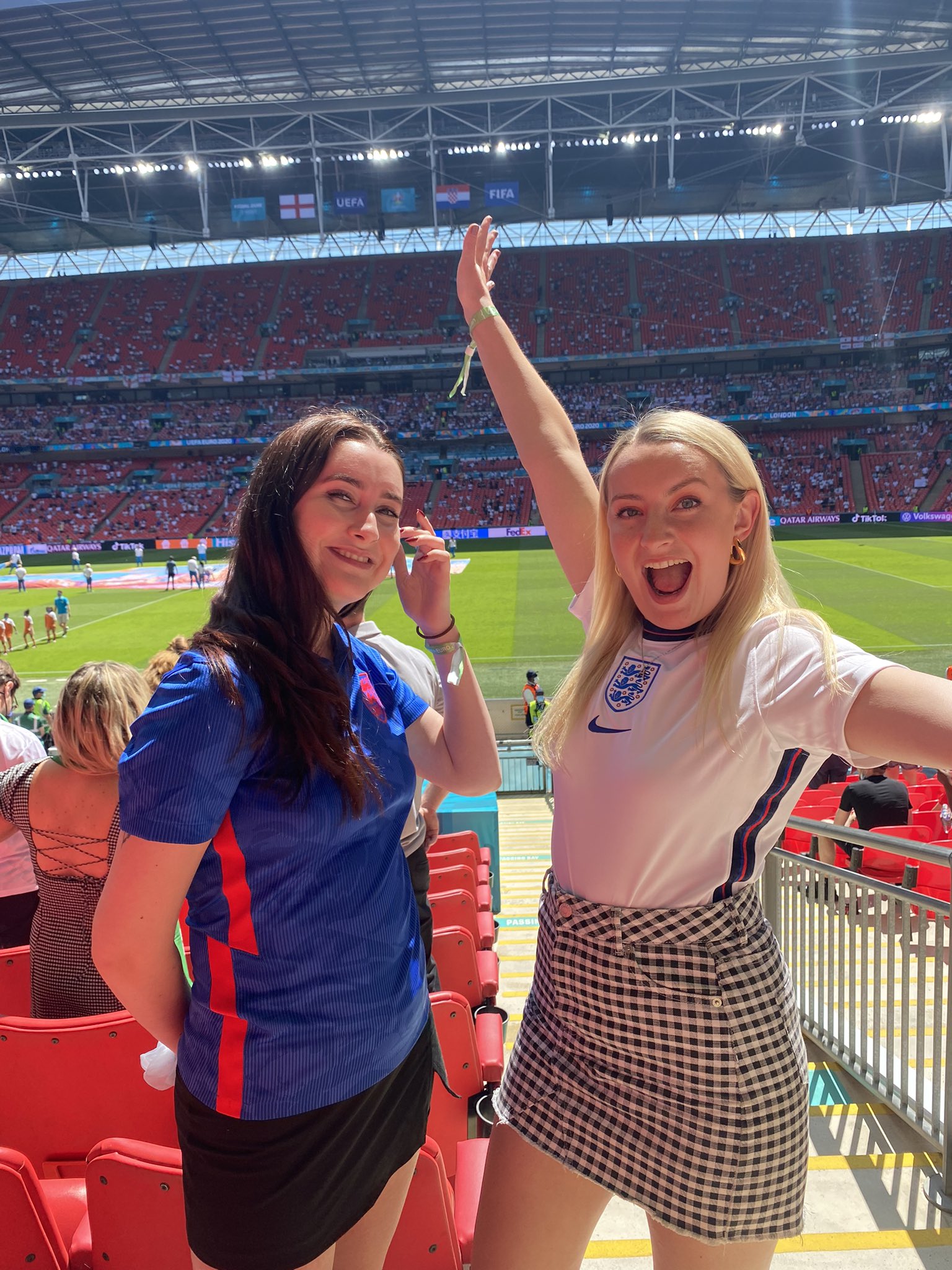 Amelia Dimoldenberg on X: “Come on England !!!!!!!!!!!!! https://t 