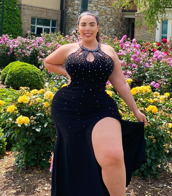 Wanna go to prom ? 😜 https://t.co/lkKQqsvlvC