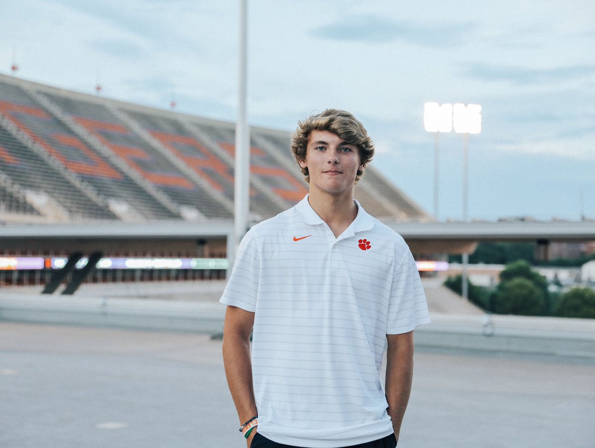 KickingWorld's tweet photo. Proud of this kid. Many think these offers just happen but don’t understand the work that’s put in behind the scenes. To get this 6th D1 scholarship offer, and from Clemson is HUGE. Culture &amp; Team is everything. Congrats Robert, BIG things ahead 😎 🏈

https://t.co/ItQpit28uj https://t.co/ZeWbpy6j19