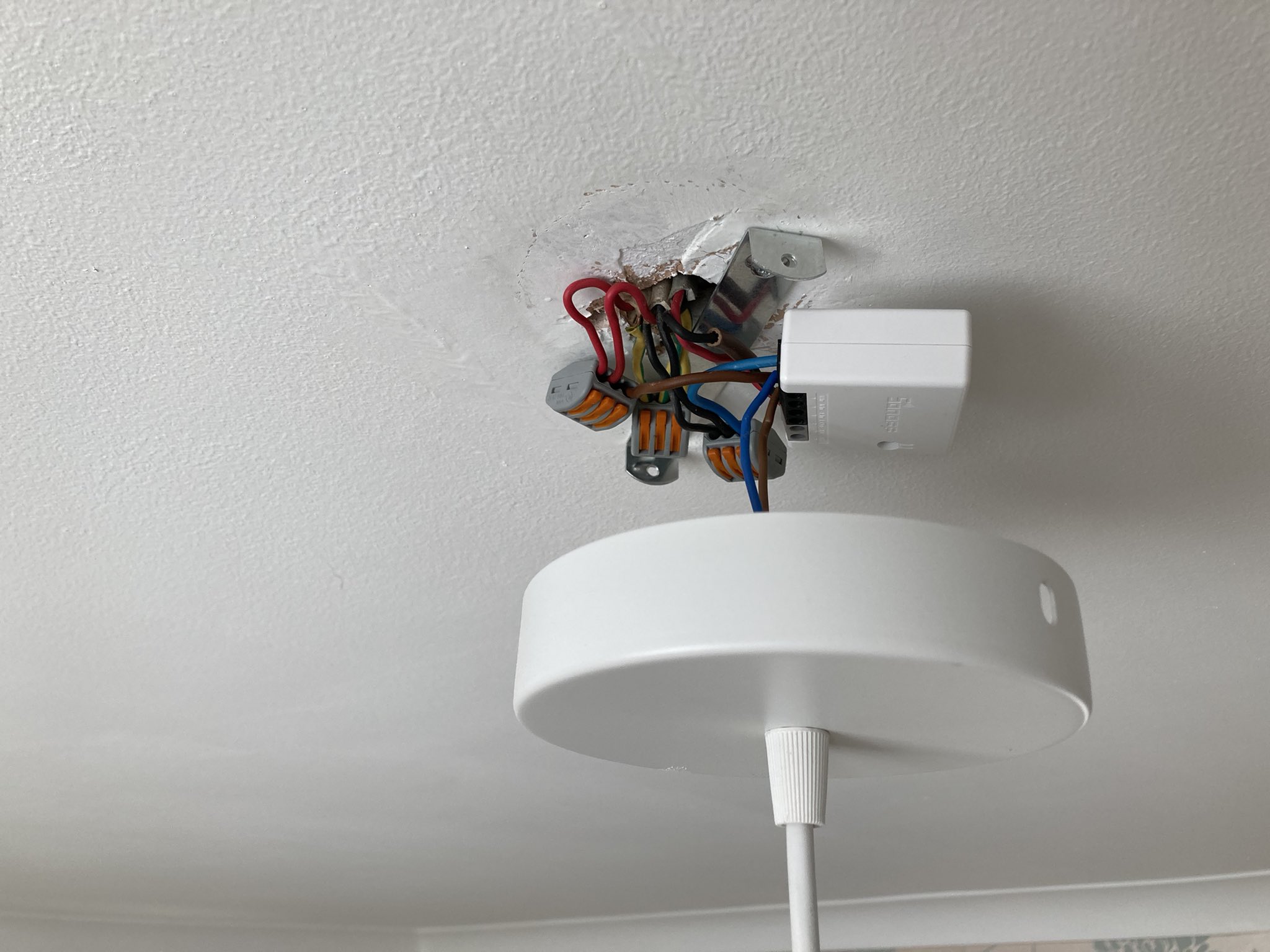 Nicholas Humfrey on X Work in progress with Wago 222 connector blocks and Sonoff Mini. All fitted inside ceiling rose very easily. https t w5saySIrUl X