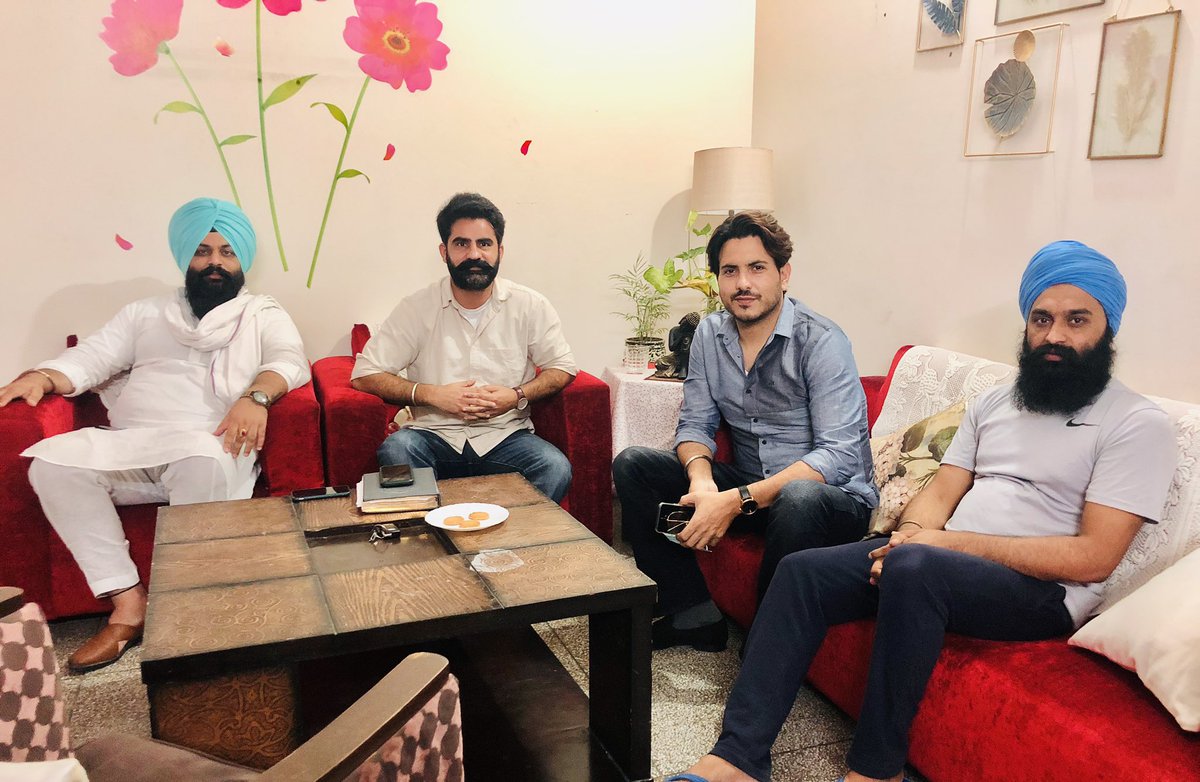 Leisure time discussions with dear friend Jass Bajwa and Bhupinder Bath.
ਫੁਰਸਤ ਦੇ ਪਲਾਂ ਵਿੱਚ ਪਿਆਰੇ ਦੋਸਤ ਜੱਸ ਬਾਜਵਾ ਤੇ ਭੁਪਿੰਦਰ ਬਾਠ ਨਾਲ ਵਿਚਾਰ ਚਰਚਾ । <a href="/jassbajwa_/">Jass Bajwa (ਜੱਸਾ ਜੱਟ)</a> <a href="/batth22/">Dr. Bhupinder S Batth</a>
