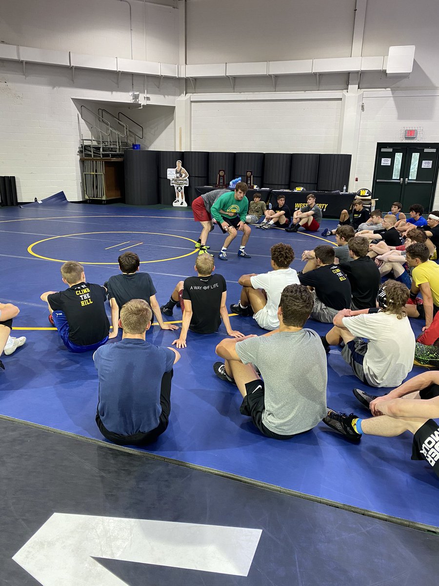 DannyIrwinWC's tweet image. 1st session of the day is rolling with 2021 Pan Am Bronze Medalist Coach Lacey &amp;amp; 2x National Champ Tyler Warner! #ClimbTheHill