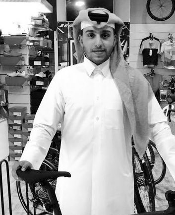 Kuwshull's tweet photo. ببالغ الحزن والأسى ننعي وفاة المغفور له بإذن الله اخينا وزميلنا الطالب حمد خالد بوموزه 
تتقدم جمعية الطلبة الكويتيين في هال بأحر التعازي واصدق مشاعر المواساة الى عائلة الفقيد، راجياً من الله عز وجل أن يتغمده برحمته الواسعة وان يسكنه فسيح جناته وان يلهم اهله وذويه الصبر والسلوان https://t.co/sYaDxctEWA
