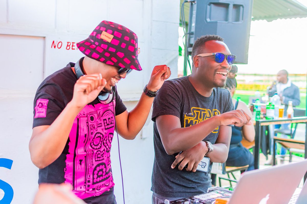 DjProtegeKenya's tweet photo. On that #Amapiano live stream, turn up your Sundays, Join the fun https://t.co/bi3Ij06J3z @CapitalFMKenya #ProtegeEffect https://t.co/gQReLzvNlC