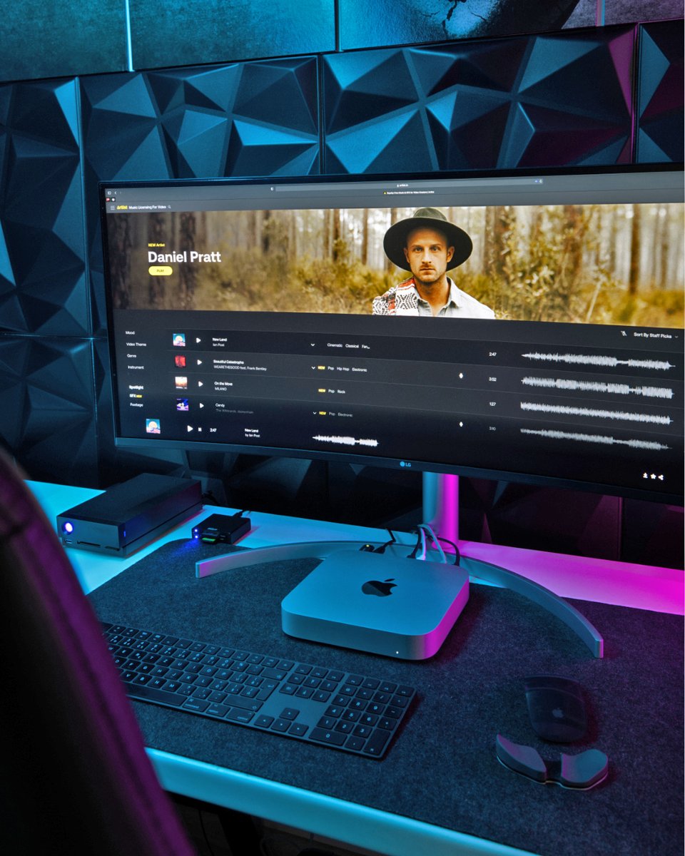 Artlist_io's tweet photo. What's your editing setup right now?
Get some #editstation inspiration with this Sleek #workstation from #ALcreators @MichalBarok, featuring a @LaCieTech 8TB dock, an #AppleM1 and an @LGUS curved monitor. https://t.co/f5eM6MKFAd