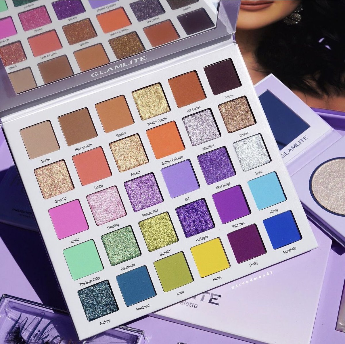 Trendmood's tweet photo. Available Now! 🚨 LINK ➡️ https://t.co/VEIrXRqSJR *use code: TRENDMOOD 15% off
 💜 The NEW! Collaboration 🤍✨ #glamlite x @MikaylaJMakeup Includes:
-#EyeshadowPalette $42
-Poppin’ Highlighter $14
-Lip gloss set $28
-3D faux lashes $12 each 
-bundles $89
-PR Box $99 https://t.co/X3pflP3q7t