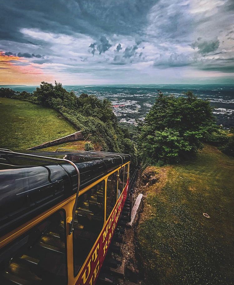Chattanooga is known as the Scenic City...and now you know why. 😍 #PhotoOfTheWeek #VisitChatt 📸: Nashville Outdoor Family (IG)