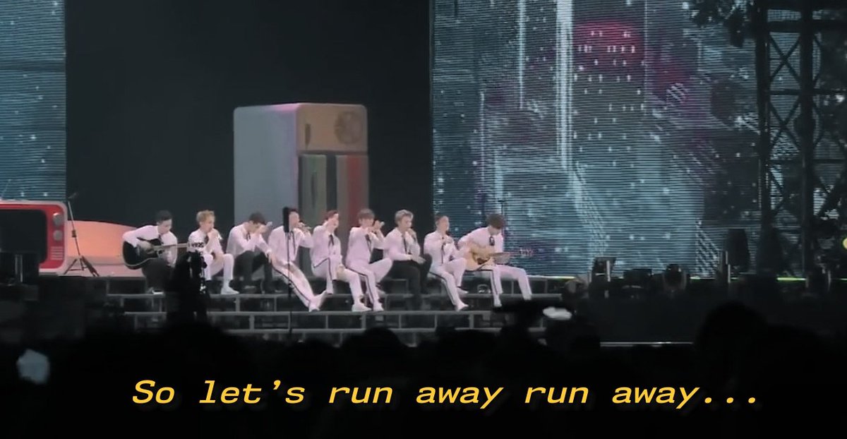 shelovesdyo's tweet photo. imagine we're at exo concert soon and exo singing runaway, exols waving their hands up while holding lightsticks😭😭😭😭 https://t.co/ng1dbldCpq