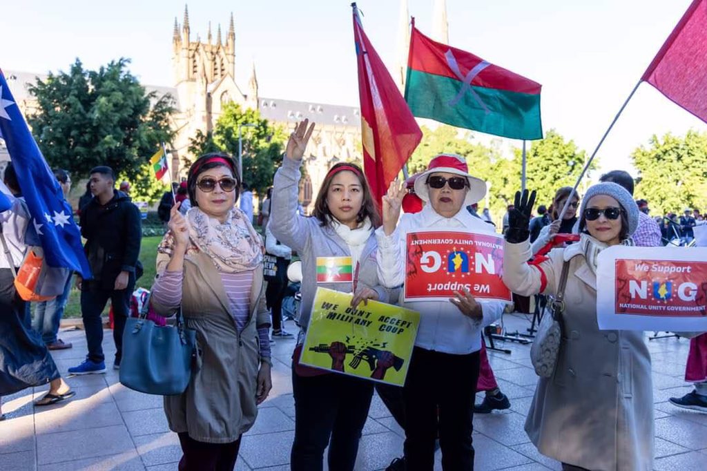NICOLEluvmm's tweet photo. Myanmar nationalities in Sydney, Australia took part in “Global Myanmar Spring Revolution Day” in support of @CrphMyanmar &amp; @NUGMyanmar.
#Black4Rohingya #June13Coup #WhatsHappeningInMyanmar https://t.co/2wSjpvJ62Z