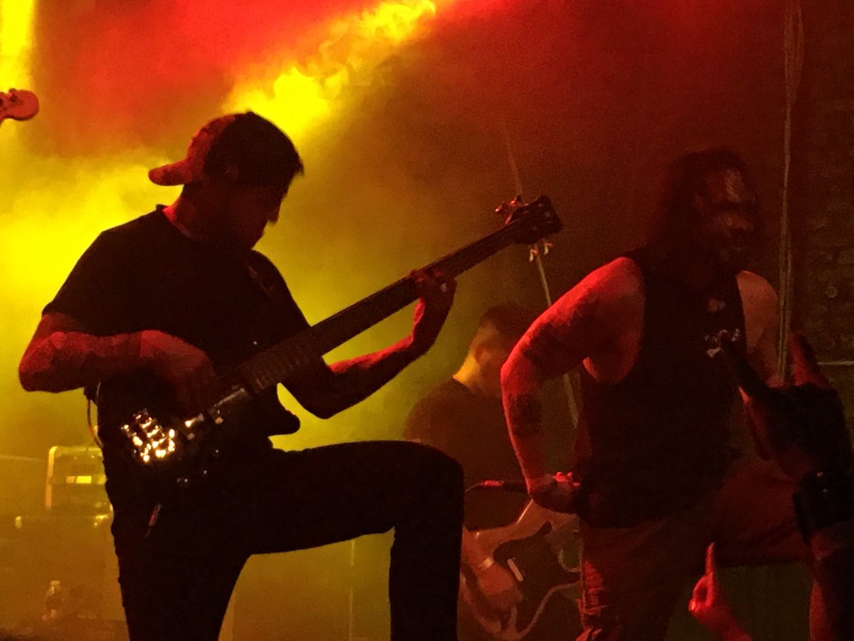 pachyrhizodus's tweet image. I wanted to specifically mention young bass player Nick Villarreal (I hope I got that right) from ⁦@sonsoftexas⁩ During last night’s show the young man exuded sheer joy the whole time. Great stage presence, great smile. Excellent player. Crowd fed off of his demeanor.