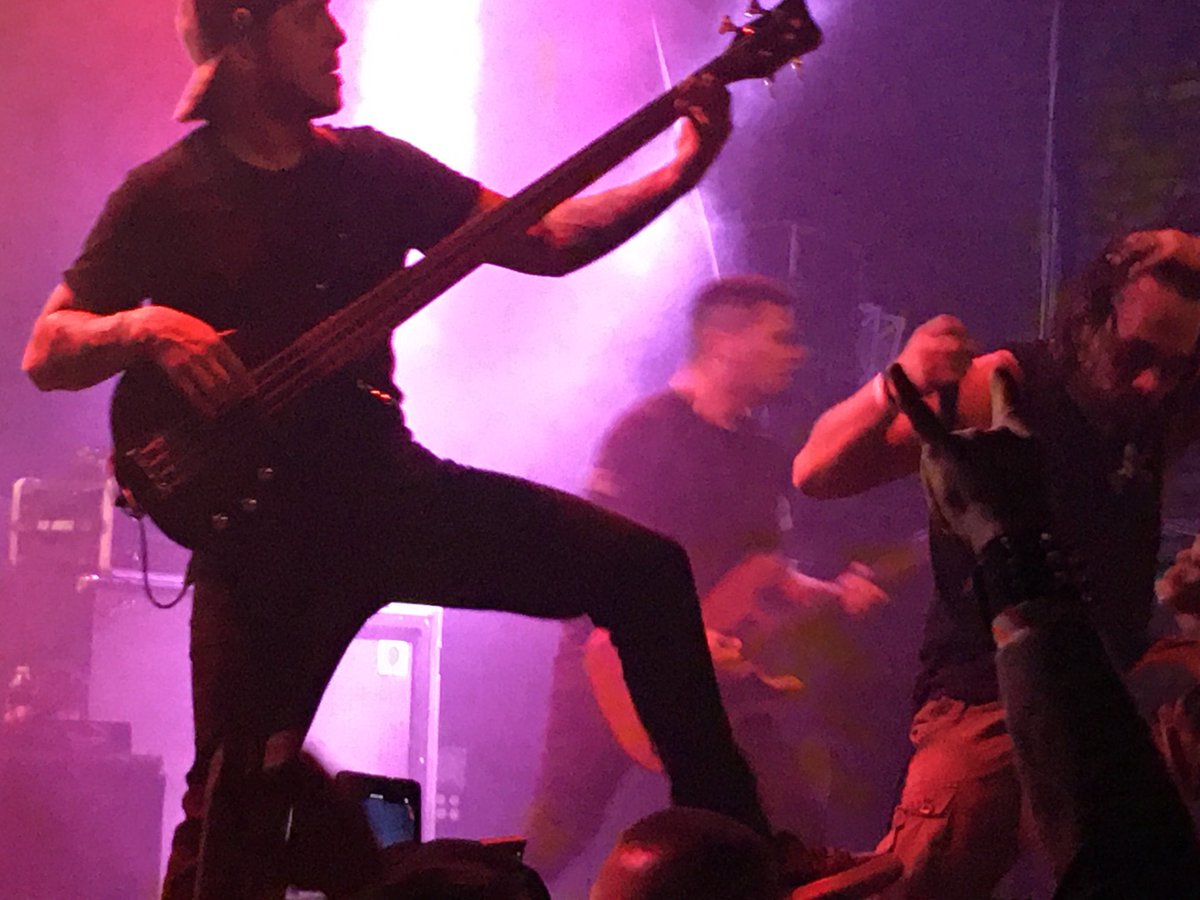 pachyrhizodus's tweet image. I wanted to specifically mention young bass player Nick Villarreal (I hope I got that right) from ⁦@sonsoftexas⁩ During last night’s show the young man exuded sheer joy the whole time. Great stage presence, great smile. Excellent player. Crowd fed off of his demeanor.