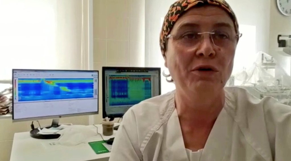sa6ater's tweet photo. Pensaba que el COVID nos había dejado a @AnaSanMar91 y a mí sin vídeo de despedida el año pasado... Menuda sorpresa ver a tan buenos amigos de otros hospitales diciéndonos cosas bonitas, os queremos🥰 y muchas gracias a @jamorilla,  @Srtamessa y a los miniRs por hacerlo posible https://t.co/caHdfXQ5dO