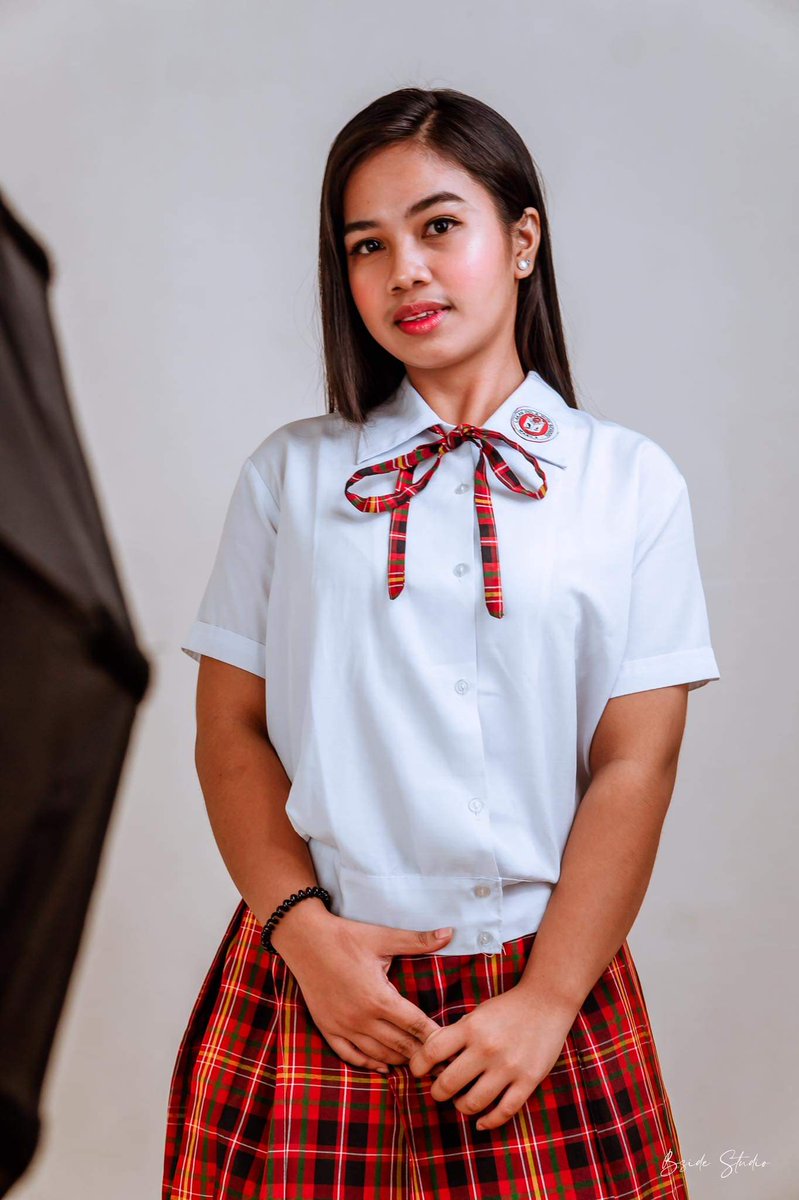 GenalynFrancis7's tweet photo. post ko din dito hehe😊❤️
#graduationpic🎓🖤 https://t.co/reRE4UYVOb