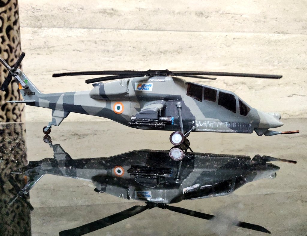 prints_india's tweet image. Presenting light combat aircraft #LCH
#indianairforce