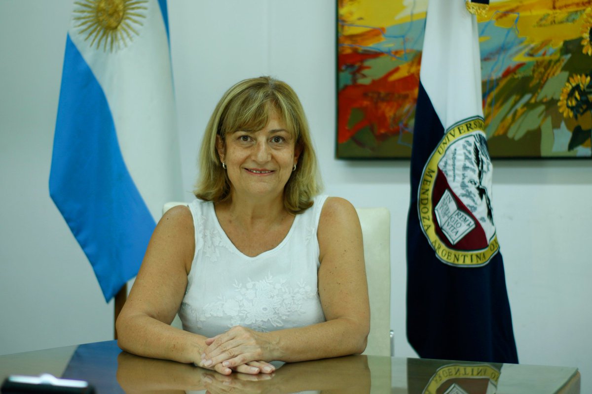 ClaudiaDecana's tweet photo. Como decana de la @FcpysUNCuyo planteo el regreso a la presencialidad híbrida para el segundo cuatrimestre del 2021.

(Abro hilo) https://t.co/qgf6w49XG6