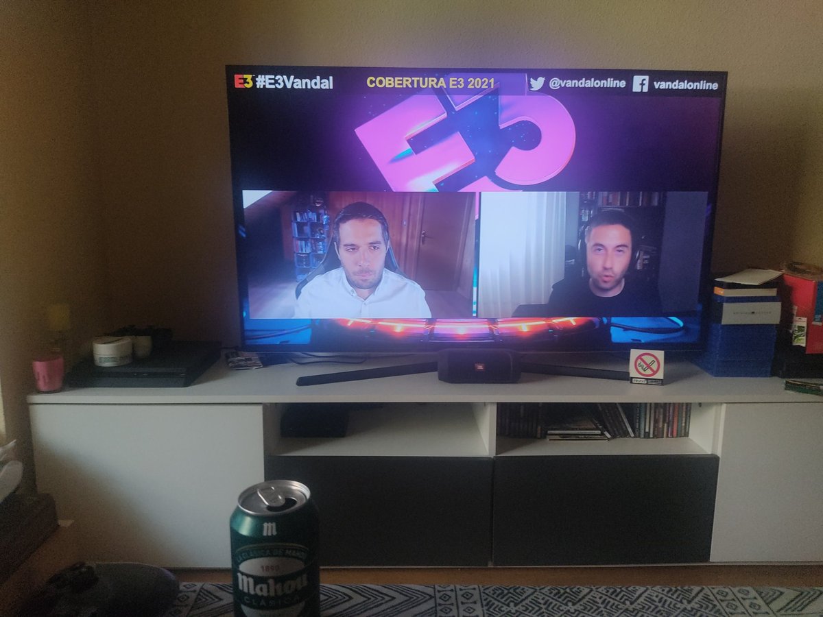 Noee_guapiis's tweet photo. Tercer día viendo #E32021 junto con @VandalOnline #E3Vandal 
Pd: os veo desde Madrid 😁 https://t.co/6fayWiVpKz