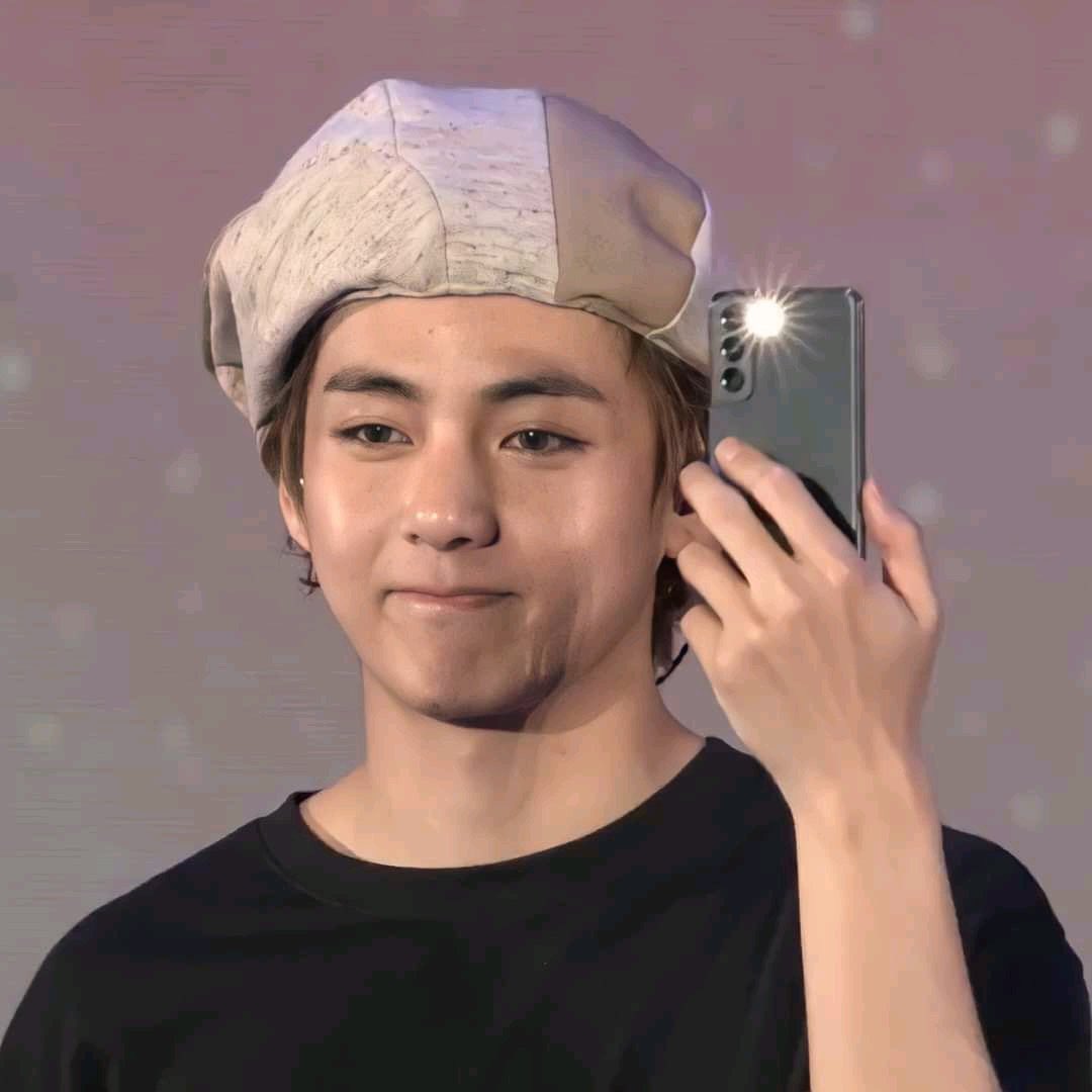 unguborahee's tweet photo. Hay sayang , i love you 💜💜
Baru mau oleng bentar ke adek , uda di tarek pulang hihi 🤭🤭 #TAEHYUNG https://t.co/3ZiKVEaCP0