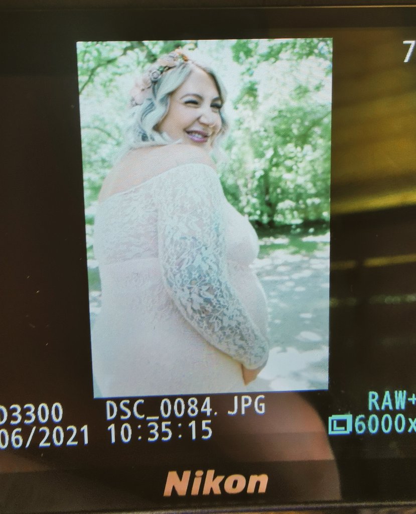papierkaetzchen's tweet photo. Hatte heute wieder ein Babybauchshooting und die #mamatobe war so wunderschön 💕 ich liebe es zu fotografieren 😭 #outofcamera #unedited https://t.co/OGlzFMQIz1