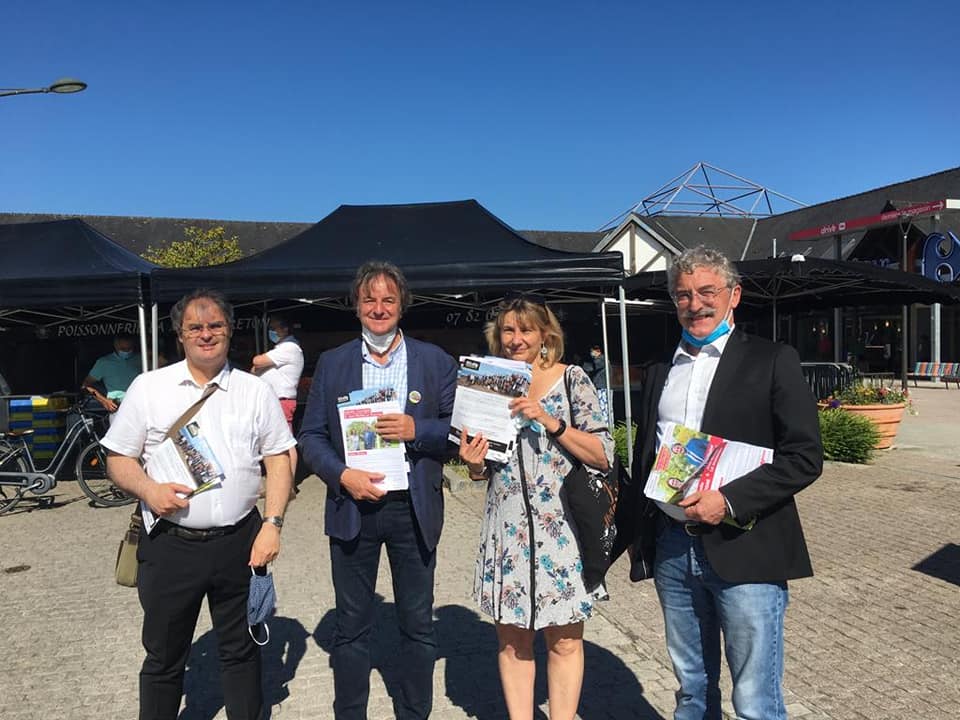 Ce matin @LaBZHavecLoig était au marché de Thorigné Fouillard aux côtés de <a href="/CourtigneIsa/">Isabelle Courtigné</a> et J.M le Guennec, candidats sur le canton de Liffré cher à <a href="/LoigCG/">Loïg Chesnais-Girard</a>😉
Echanges avec qq élect.eur.rice.s encore indécis.e.s mais persuadé.e.s de la nécessité d'aller voter.
#VotezLoïg 🤍🖤☀️