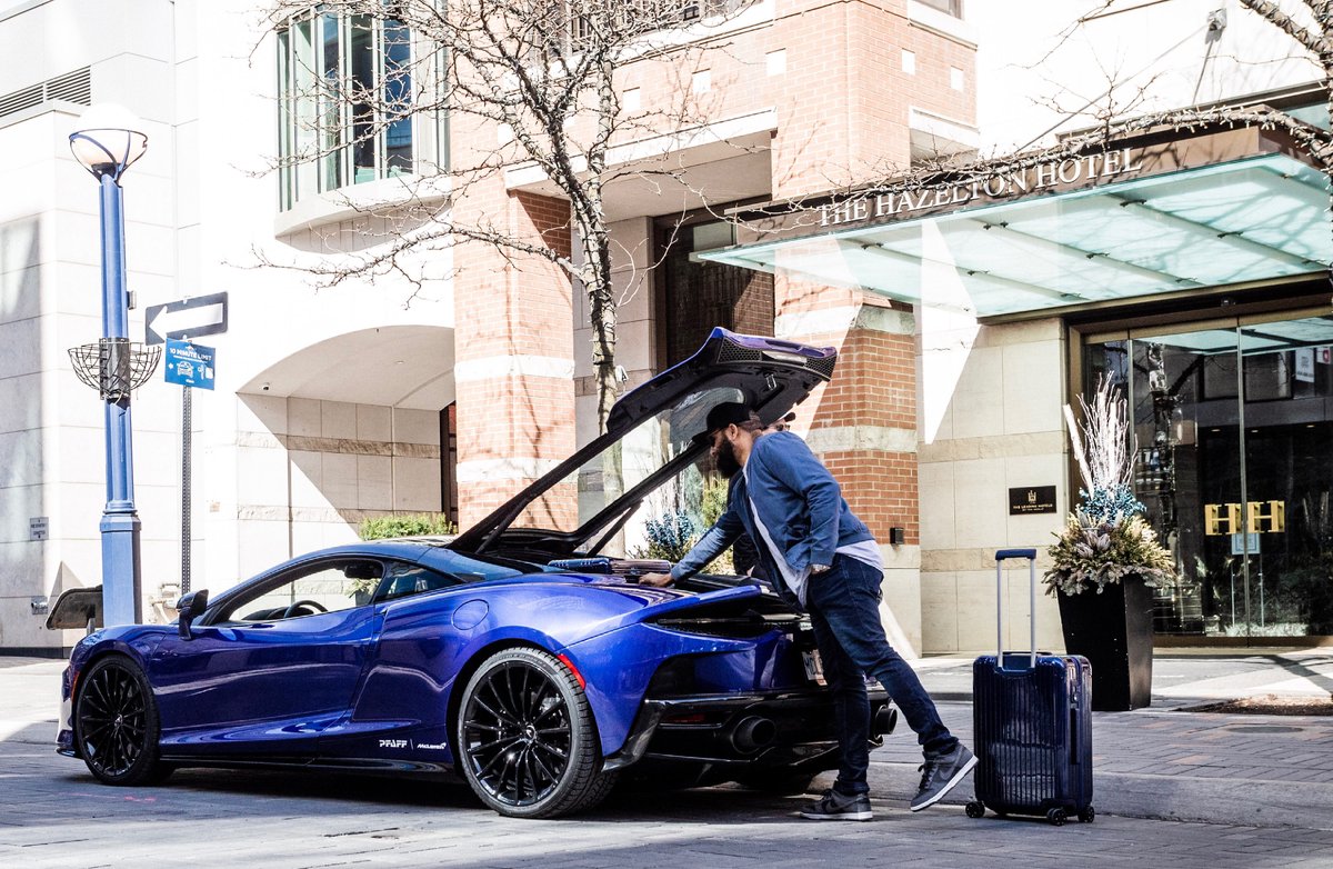 Arriving in style🚙✨

📸: <a href="/RichardCazeau/">Richard Cazeau</a> 

#HazeltonTO #LuxuryHotel #McLaren #Yorkville #BloorYorkville