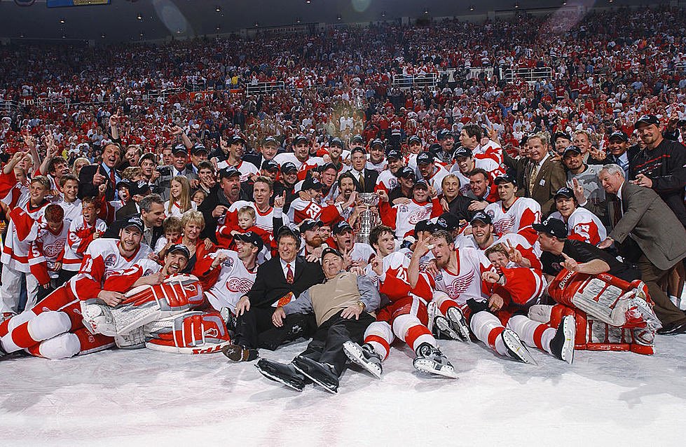 spittinchiclets's tweet photo. Were the 2002 Detroit Red Wings the greatest team ever assembled? https://t.co/GpCpJEPxWI