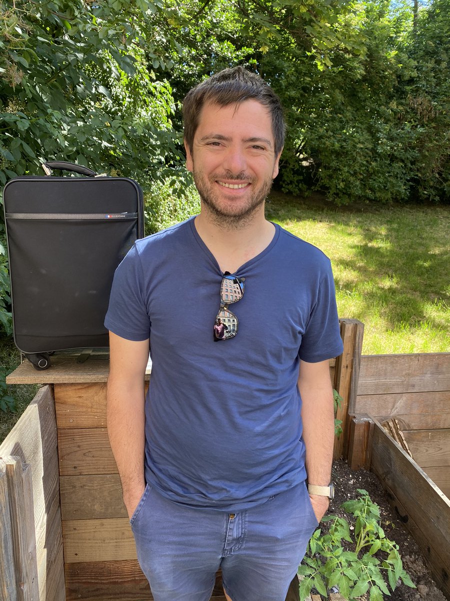 NEVER EVER TRUST <a href="/MathieuRostaing/">Mathieu Rostaing-Tayard</a> WHEN HE PLAYS THE SMILING &amp; CHARMING YOUNG MAN: HE HAS MORE SECRETS HIDDEN IN HIS LUGGAGE THAN U COULD IMAGINE. AND HE WON’T CONFESS A DAMN THING B4 TOMORROW 9PM CET <a href="/SophieBrissaud/">Sophie</a> <a href="/ojoyard/">Olivier Joyard</a> <a href="/ZiantoniAntonio/">Antonio Ziantoni</a> <a href="/MelindaJoe/">Melinda Joe</a> <a href="/RicCamanini/">Riccardo Camanini</a> <a href="/fwgaz/">FoodandWineGazette</a> <a href="/gunci/">Enisa</a>