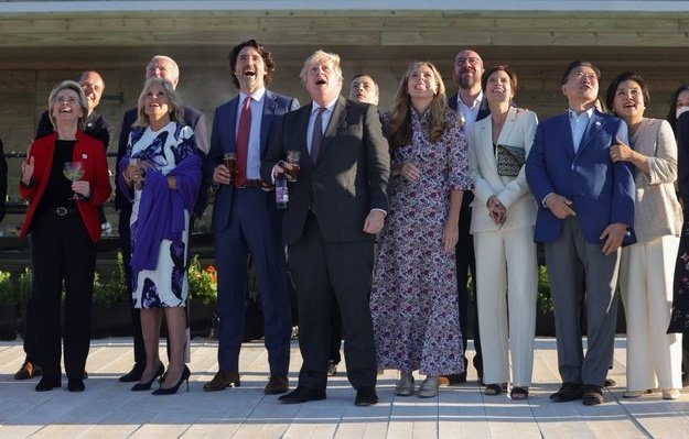 schtev69's tweet image. Every G7 leader is joined by their partner...

Where's Sophie? #AlwaysAlone #FakeWife