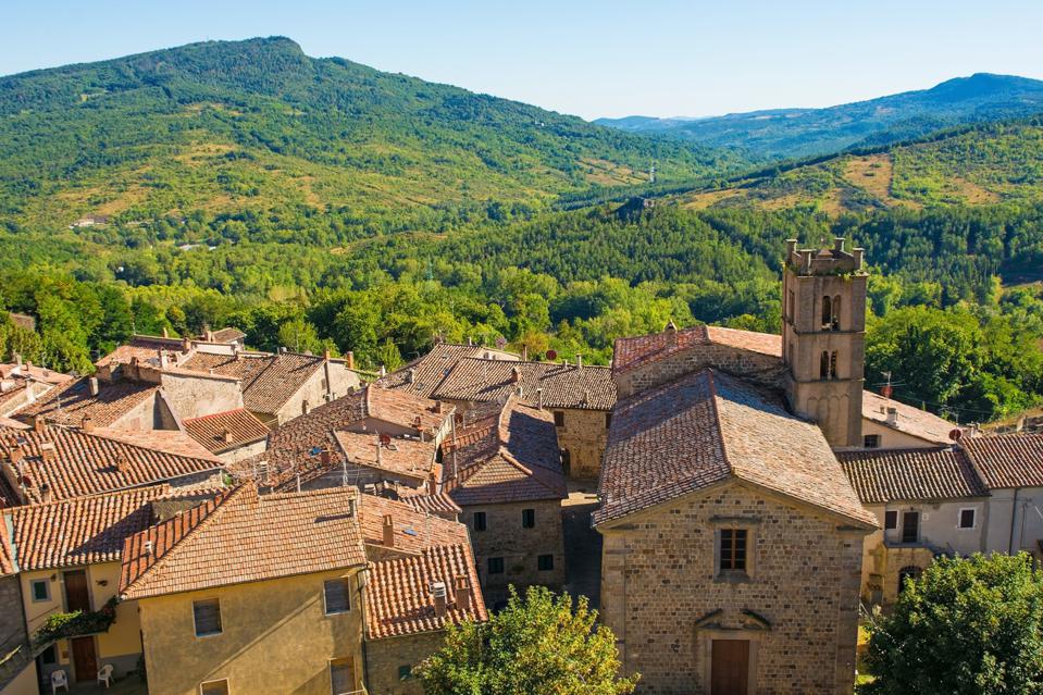 ForbesLife's tweet image. This Italian village will pay you to move there (and even more if you have a baby): on.forbes.com/6019yMe8V