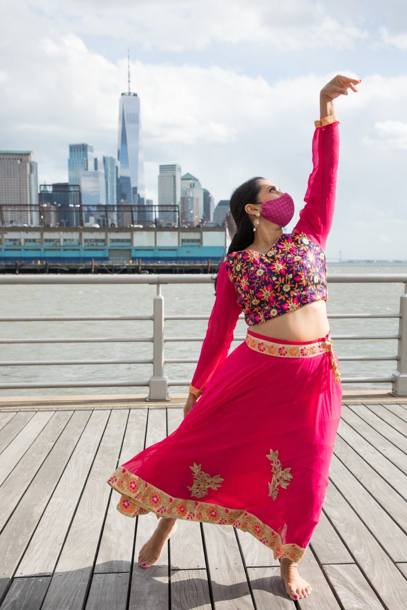HudsonRiverPark's tweet photo. If you’re looking to expand your dance moves beyond the Cupid Shuffle, Tuesday's Bollywood &amp; Bhangra is the class for you.

Register on Eventbrite to join @AjnaDance and @djrekha on Pier 45 at 6:30 PM for a beginner’s class and a high-energy open dance session at 7:15 PM. https://t.co/NSBGOrbDWS