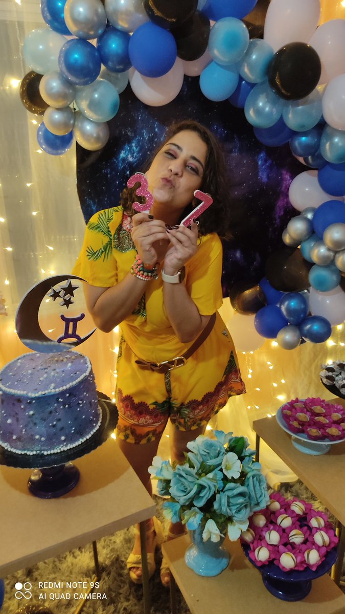 LuaBBMP's tweet image. O que dizer do meu dia dos namorados? Só digo que teve muito amor..o próprio!

Emocionada até agora com tanta coisa boa no dia de ontem. Mainha aqui tá cheia de orgulho e felicidade ♥ 

Gratidão ✨

#BdayLua #LuaFez37