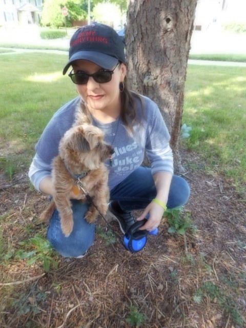 MadamSarcastra's tweet photo. Well, it's time to take #Dewey back home. Had my father take 3 pics of us outside. Jebus, my jowls! π³π€£
I'll post the only one that didn't make me cringe. LMAO
The #JukeJoint Tshirt isn't totally visible but I hope the #DukeOfJuke will accept it.
#DeweyAndMe π₯° #DogSitting https://t.co/NEjpC2KQ2c