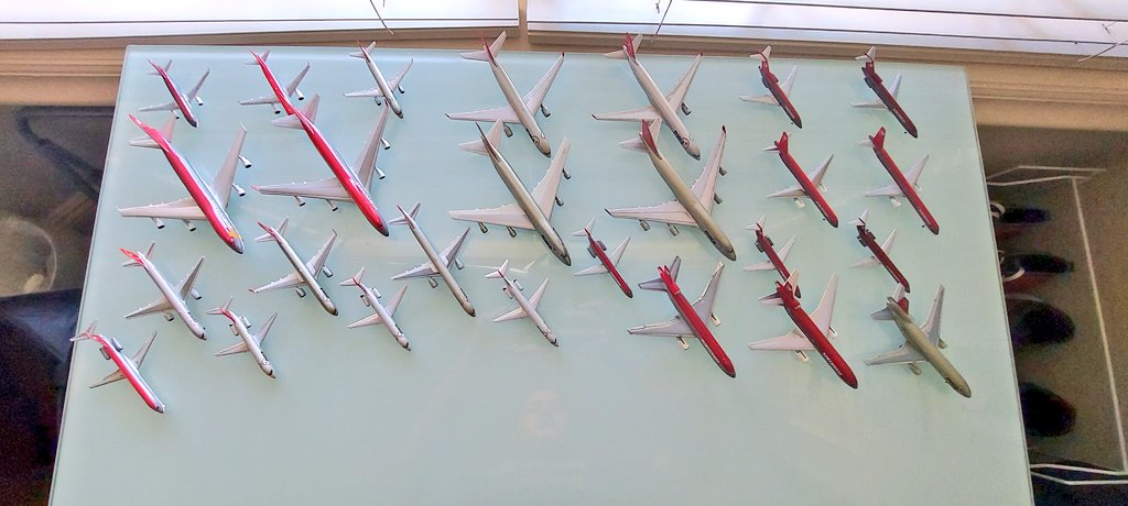thecosplaypilot's tweet image. 6 months in the making: my entire Northwest Airlines 1/400 scale model collection! A grand total of 26 models. #NorthwestAirlines #1400scale #modelcollection