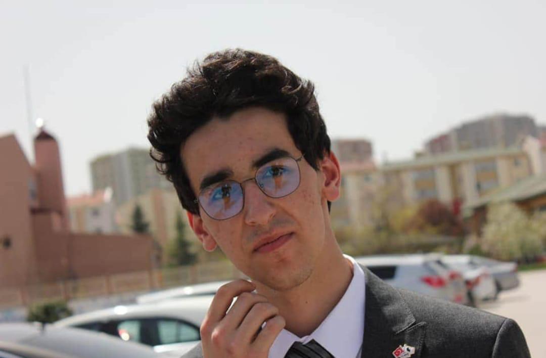 Katil serbest 
📌"Görmedim" 
📌"Ortadan gidiyordu"
📌"Asıl bisikletli bana çarptı" 
Bisikletliler ölüyor, katiller serbest...
Bisikletlileri adalet de görmüyor..
Bu yüzden adalet nöbetine başladı Umut'un ailesi.
Duruşma 24 Haziran Ankara 16.AsliyeCeza Mahkemesinde 
#umutasesol