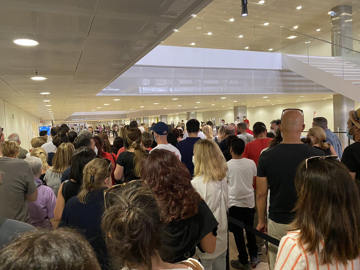 Giorgia D'Errico (@giorgiaderrico) on Twitter photo Vaccino. Seconda dose. Oggi alla #Nuvola. <a href="/SaluteLazio/">Salute Lazio</a> cosa è successo? #Pfizer #Covid_19 Vaccino. Seconda dose. Oggi alla #Nuvola. <a href="/SaluteLazio/">Salute Lazio</a> cosa è successo? #Pfizer #Covid_19
