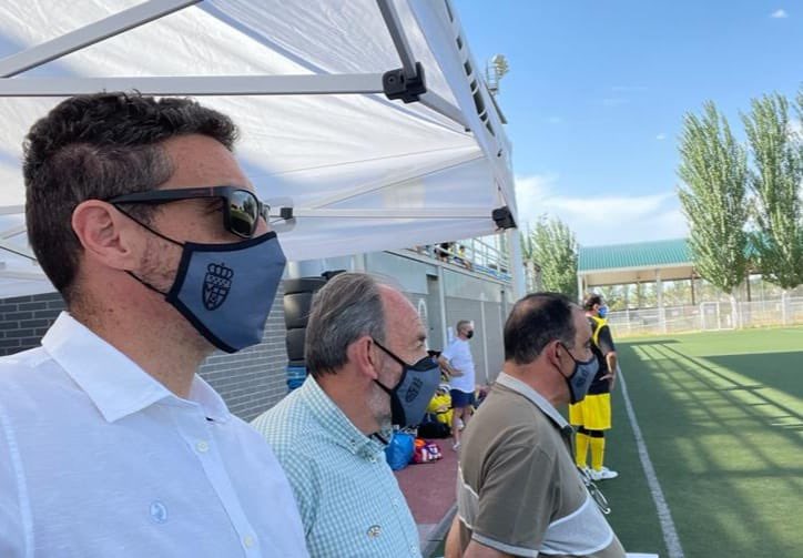 RFFM_oficial's tweet photo. 🏆 III Trofeo fútbol Inclusivo | El Presidente @PacoDiezRFFM ha pasado la tarde en el polideportivo Duque de Algete junto a #MiguelRomón y @T0eneldeporte https://t.co/g4SD3kEO5g