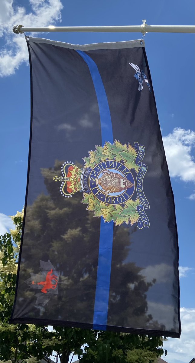 911BlueonBlue1's tweet photo. RIP Constable Shelby Patton💙 https://t.co/ytT47r8zsZ