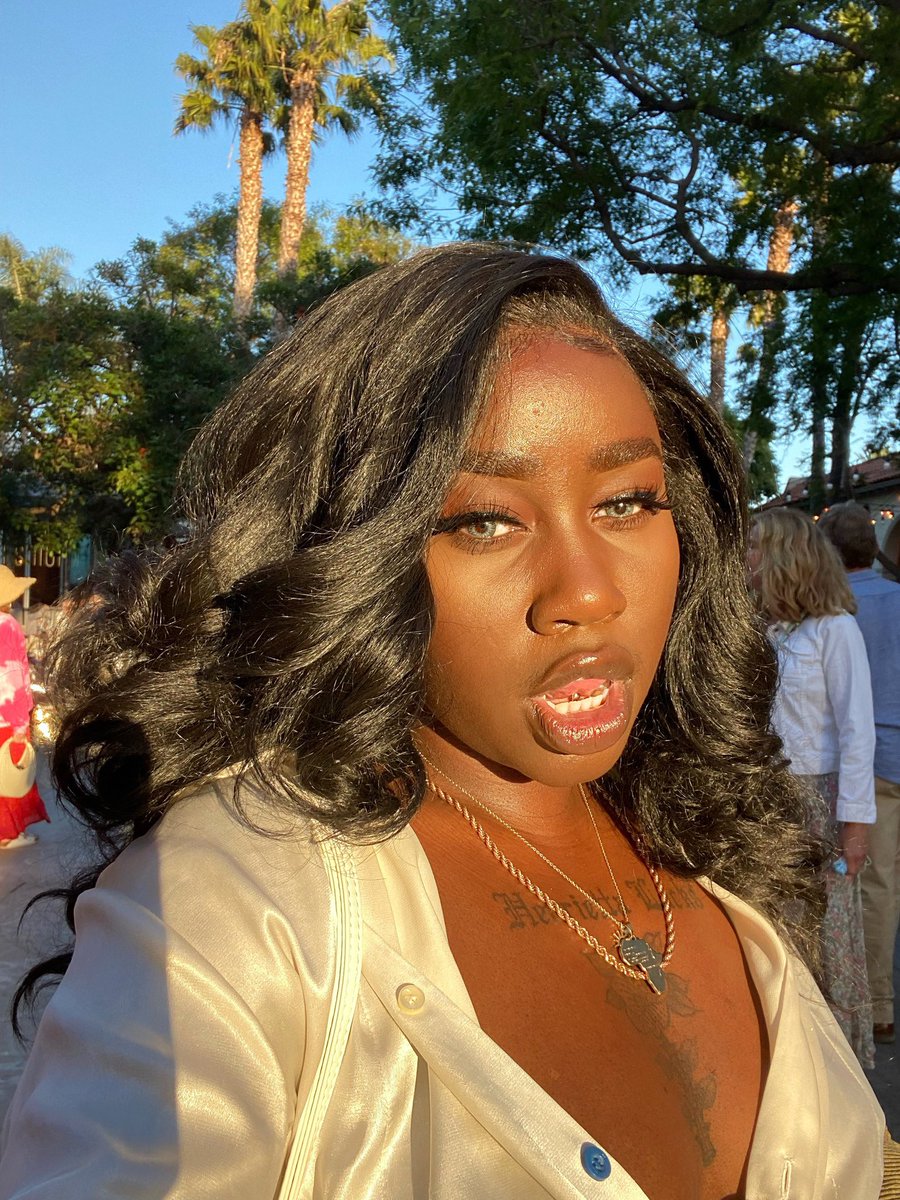 deepundertones's tweet image. Vacation mode activated