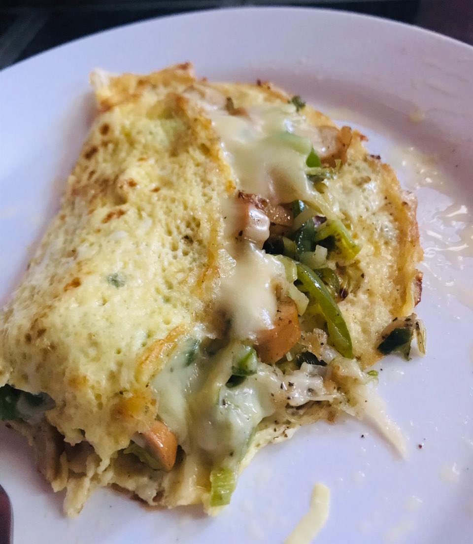 AmnaFazail's tweet photo. 🧀 Omelette in dinner
#GoodByeSunday 😞 https://t.co/55xHC5Mxa0