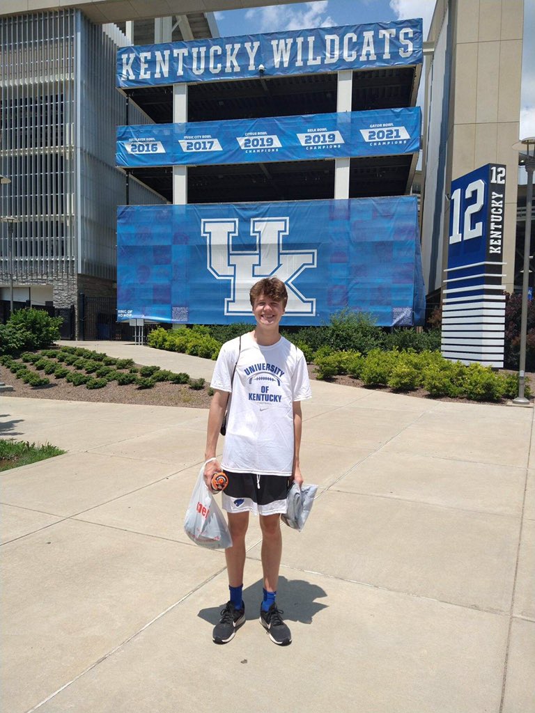 Had a great camp today at UK! Learned a lot of new things and got a whole lot better. Thanks for a good camp <a href="/UKFootball/">Kentucky Football</a> and help from all the specialists on the team! <a href="/UKCoachStoops/">Mark Stoops</a> <a href="/FCFlyerFootball/">Flyer Football</a> <a href="/DegrawCade/">CD</a>