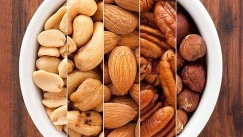 smfow1's tweet photo. تناول المكسرات : مثل اللوز، والجوز، والفول السوداني ( كاوكاو) يعتبر مفيداً لصحة القلب ويساهم في خفض مستوى الكولسترول الضار بالدم.
#Alicoach https://t.co/7fI8Vuq1uD