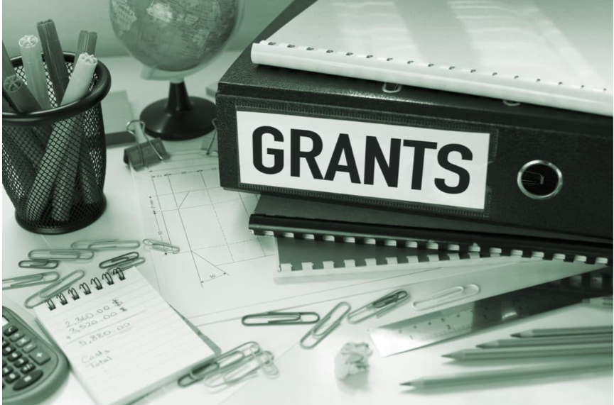 SCOREMentors's tweet photo. #SCOREInTheNews: Looking to apply for a business grant? SCORE is listed as a networking resource in @MoneyCrashers article. Read more: https://t.co/0Akw5Xgt30 #BusinessGrant #GrantAdvice https://t.co/2JNBNY52sR