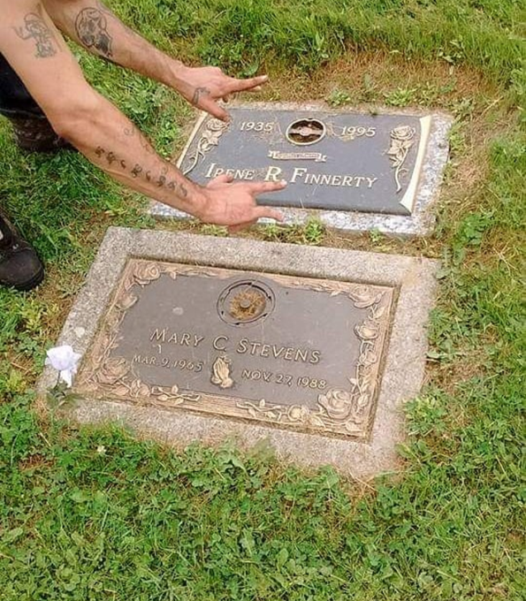 RIP Mom i ❤️ you https://t.co/MxnWhwbVY8<a href="/tag/blacklivesmatter"class="tags"><span>#blacklivesmatter</span></a><a href="/tag/justiceforgeorgefloyd"class="tags"><span>#justiceforgeorgefloyd</span></a><a href="/tag/end"class="tags"><span>#end</span></a>