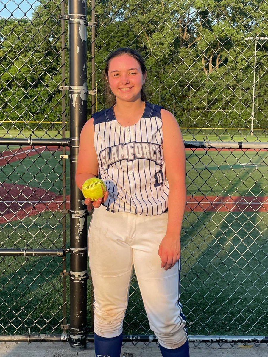 slamforce16u's tweet photo. Deja Vu? Nope, these ladies did it again. On the second day of pool play, Tracey Zurfley (unsigned c/o 2021) and Laura Kohmann (commit c/o 2021) each with absolute bombs. Kenzie Ward (unsigned c/o 2022) with back to back shots once again. The bomb squad! https://t.co/S5jrACMm7F