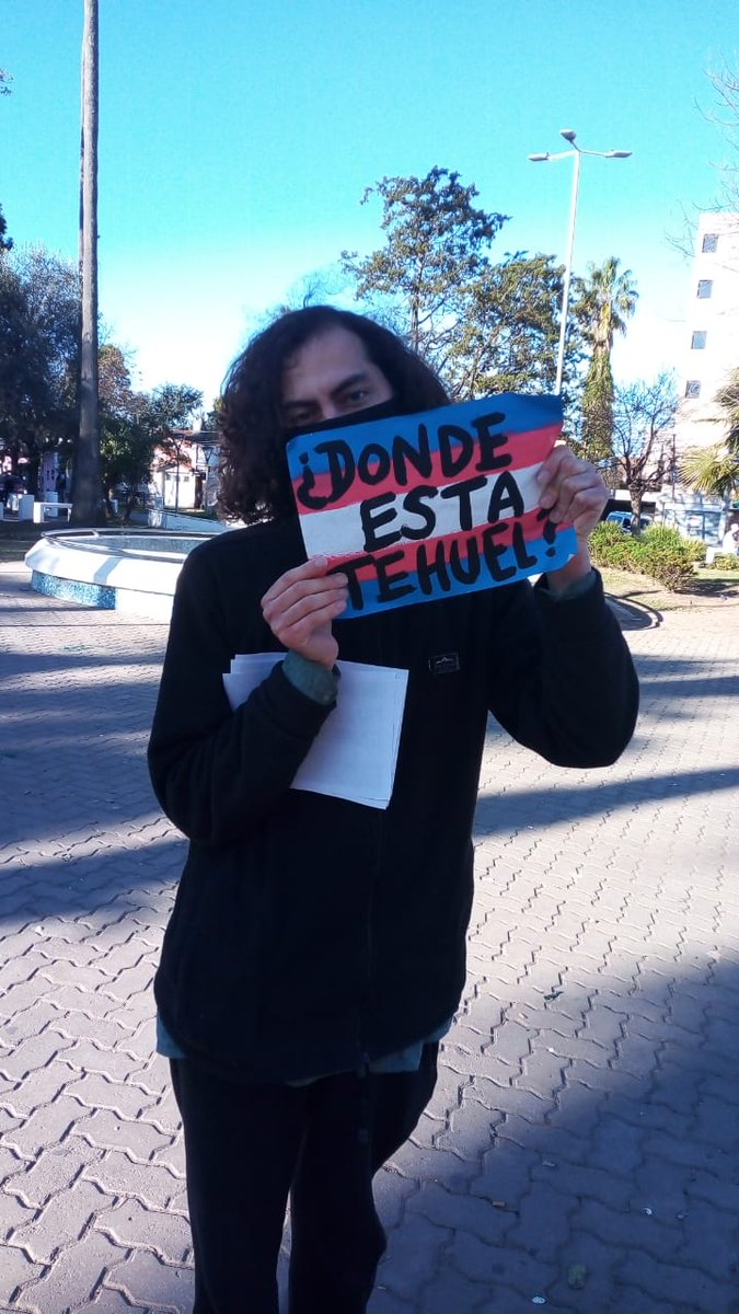autoconvocadxs1's tweet photo. ⏩ En General Rodríguez (provincia de #BuenosAires ) Presente el reclamo de #aparicionconvidadetehuel ✊
#3mesessintehuel
#DondeEstaTehuel
#QueHableMontes
#QueHableRamos
#ElEstadoYLosGobiernosSonResponsables https://t.co/LyVzUIaLcY